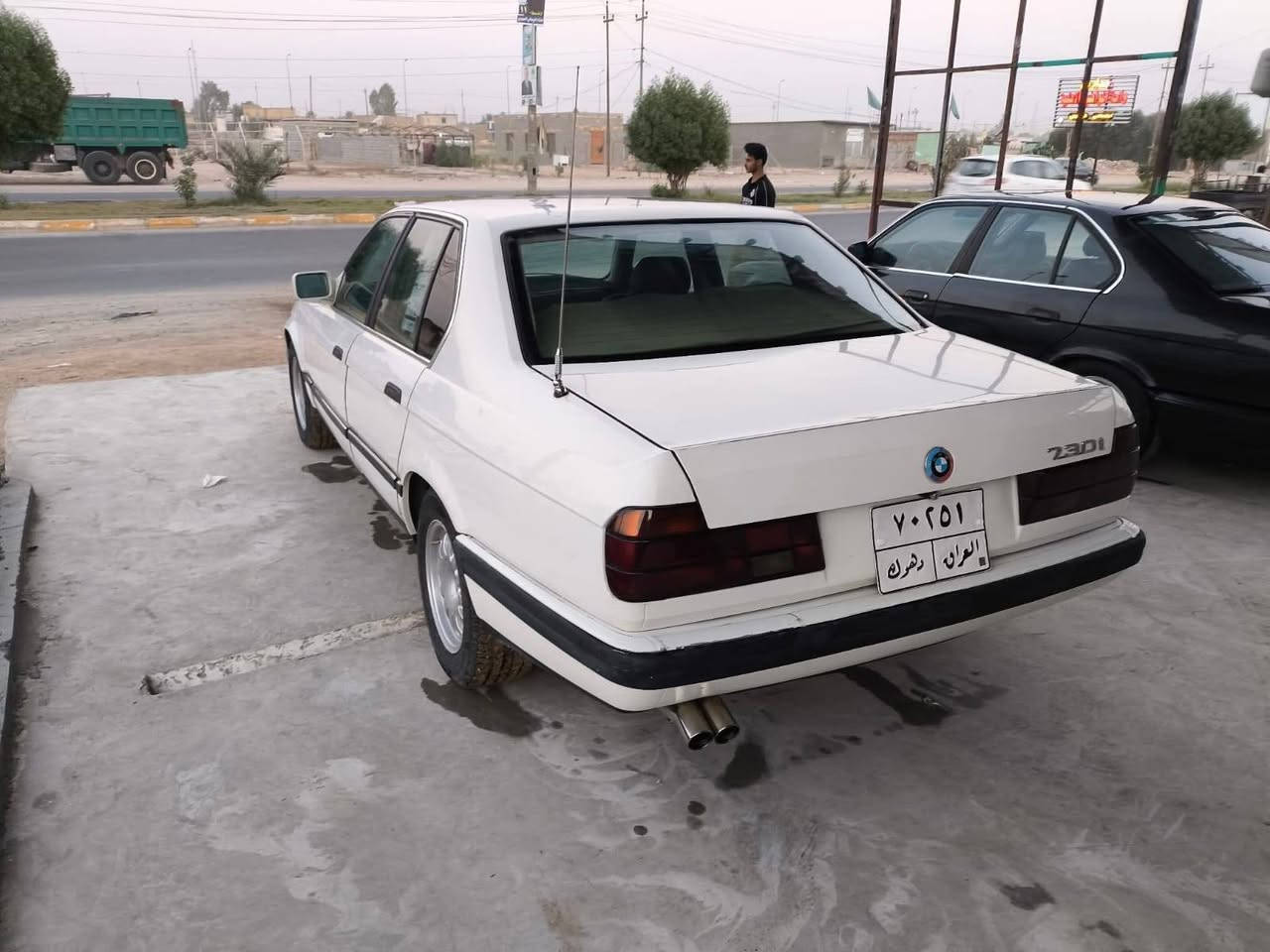 بي ام دبليو 735 مكينه 35 موديل 92 سياره جديده وبلادية بمعنى الكلمة مصبوغة فقط حزام بدون ضربة ، بنيد قماره جنطه وضع الشركة بلاصبغ
محرك وكير عالفحص جدد
كهربائيات كله شغاله وضع الشركة 
تبريد منضومه جديده ثلج 
مسجل وتخم سماعات كلهن شغالات
تخم تاير 
سياره جاهزه ما تصرف عليه
صدر جديد ستوني مبدله
بريك وره وكدام بالمكان
داخله غرفه جديده كلش حلوه 
ترايك شرط 240 وتهد ستيرن
سعره 60 او مراوس بطه
***********
