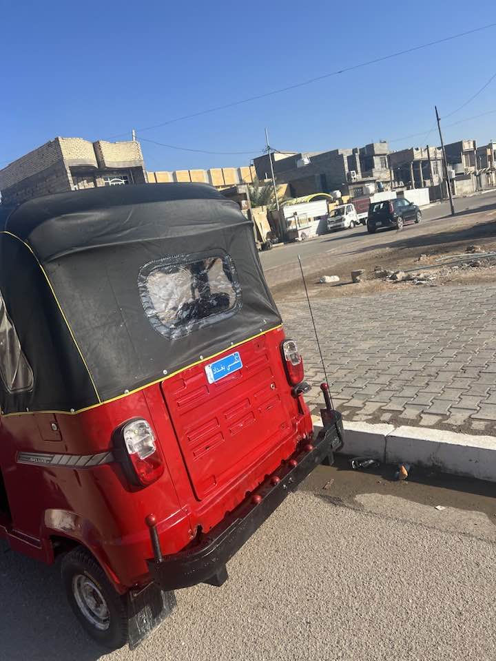 سلام عليكم ورحمة الله وبركاته عند تك تك موديل ٢٠١٧داخله ٢٠١٨اوراق اصليه شرط ترقيم مكينه مال واحد وعشرين جديده كهربائية كله شغاله تك تك ربع ماذب عليه كبل للشارع بيه بس دوسات معمره مكان بغداد المحموديه السعر مليونين ٨٠٠ وبيه مجال حك جيه رقم ***********متوجد واساب وتصال
