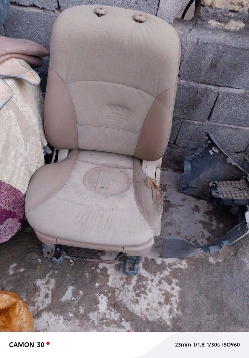 السلام عليكم غراض ستاركس حزام مفتوح نضيف كشنات مفتوح انضاف عوزهن بس غسل بنزات مع شفتات اكسل مسكر السعر قيم بل يرضي الله***********
