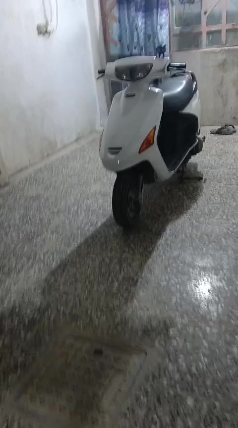 سلام عليكم
فراشه نثيه للبيع

كهربائيات شغاله

دبلات جدد

تايرات نضيفه

دراجه فول شلعه ومعدل

سعرها 350 وبيها مجال

مكاني نجف ميلاد 

***********
