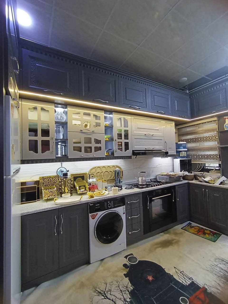 🏡 للبيع دار في حي الإخاء

📍 الموقع: حي الإخاء – شارع عرض 20 متر
📐 المساحة: 150 متر
📏 الواجهة: 6 متر
📄 السند: طابو زهور (شرط تحويل)

🎁 مميزات إضافية:

هدية كاونتر + بوفيه

البيت مكوّن من طابقين

🏠 تفاصيل الدار:

🔹 الطابق الأرضي:

كراج

هول

غرفة استقبال

مطبخ

صحيات

غرفتي نوم

🔹 الطابق الثاني:

3 غرف نوم

هول

صحيات

📞 للاستفسار عن السعر:
اكتب (تم) أو اتصل على الأرقام:
***********
***********

📍 عنوان المكتب:
حي البكر – سايدين الكنيسة – مجاور معهد النجاح للبنات
عقارات أرض الملوك
