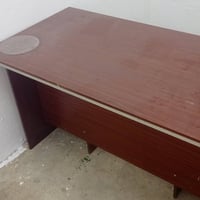 ميز مكتبي للبيع القياس 60*120 السعر 80 ألف اتصل 07740903313
