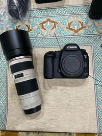 كانون D5iii • عدسة ٧٠-٢٠٠ • شتر أقل ٢٠٠٠٠