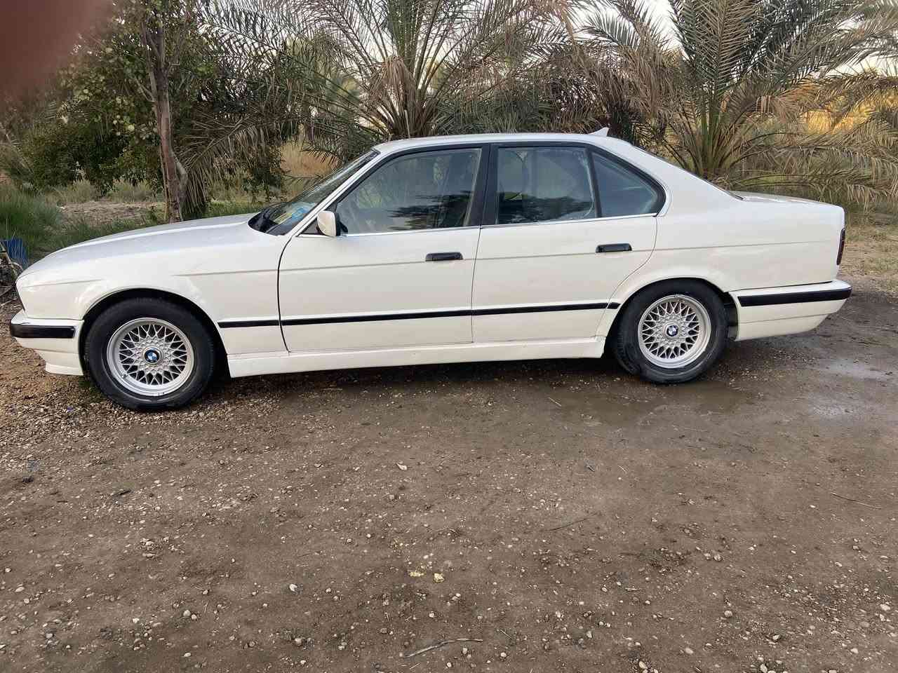 بي ام ٥٢٥ مسكر فانوس موديل ١٩٨٩ رقم كربلاء دولي سياره جاهزه كير مكينه تبريد السياره مصبوغه عام بدون حادث فقط صبغ كلشي بلادي السعر ٤٠ للاستفسار *********** او *********** مكان السياره بابل
