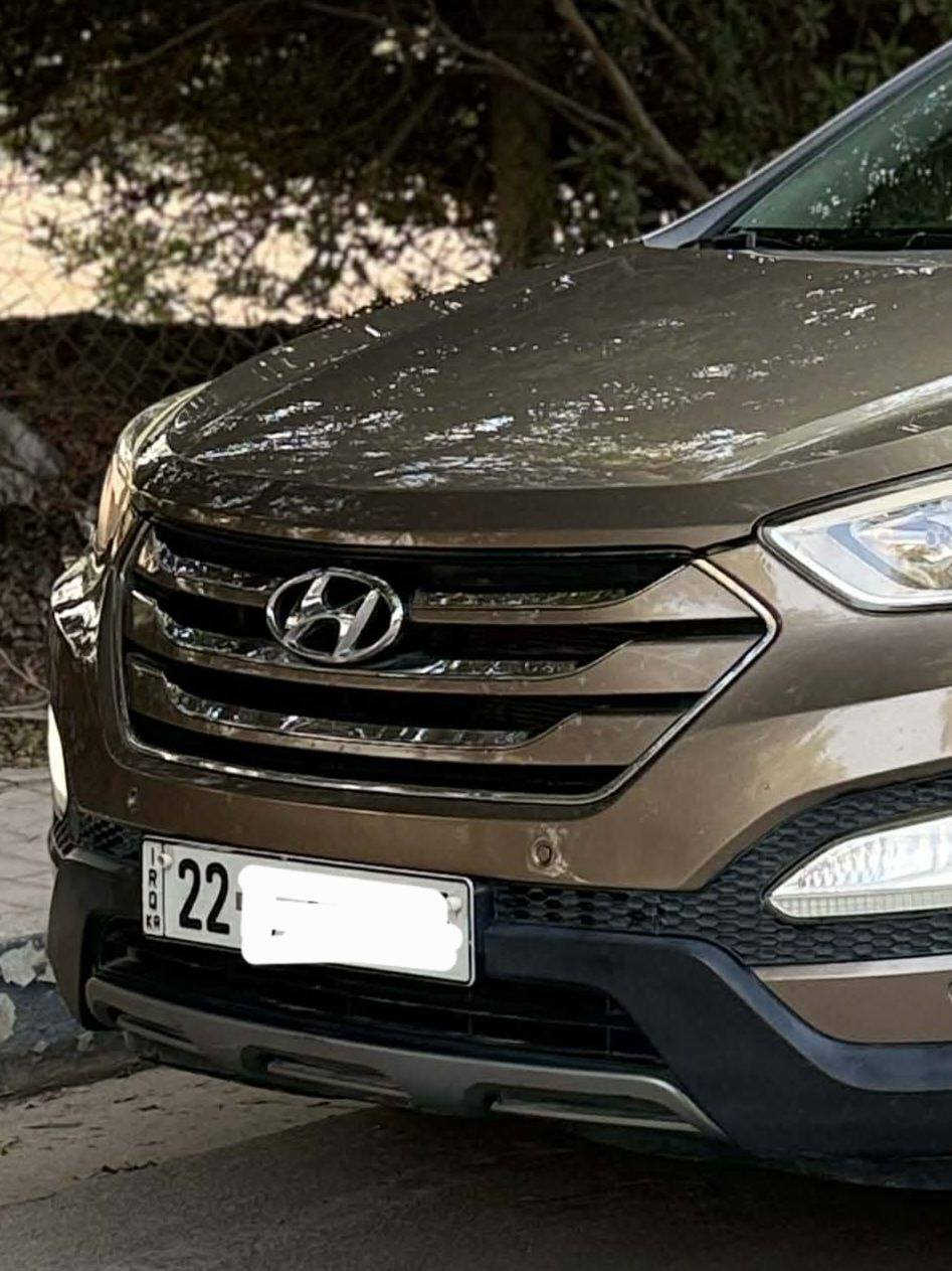 للبيع سنتافي 2013 خليجي  ٤ سلندر ٢٤٠٠ سيارة 7 راكب السعر 140$ ورقة و بيها مجال مكان النجف الاشرف
صبغ بين باب السائق والجاملغ 
وقبق الصندوق
 ***********
