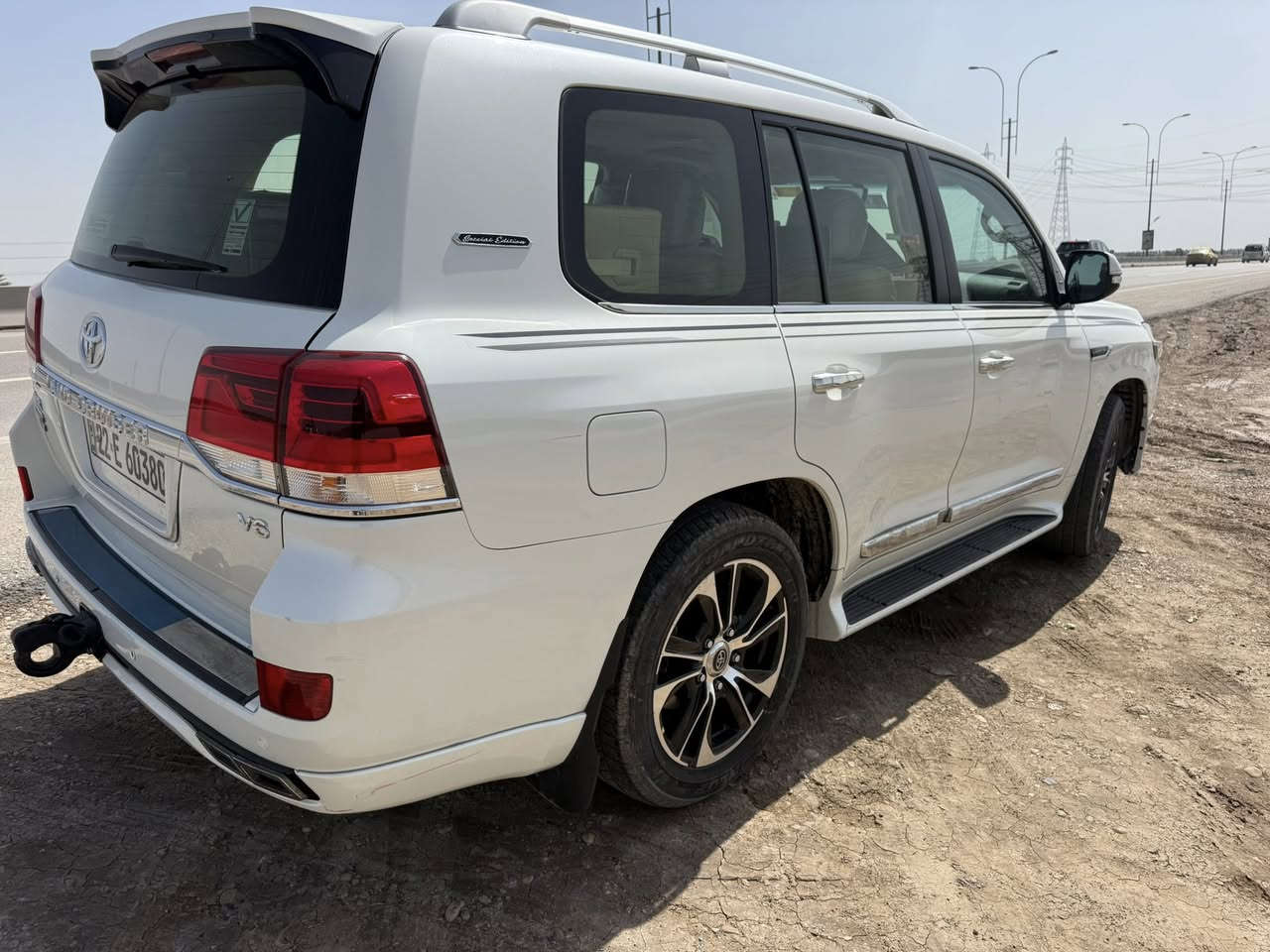 السلام عليكم لاندكروزر مديل. 20 شركه ساز  مكفول كفالة عامه مكفوله من البارد و صبغ العنوان بغداد رقم ***********
