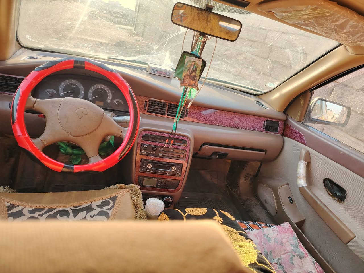 سمند البيع مديل 2012 ناطق سياره جاهزه من كلشي تخم تاير جديد حداديه جديده كهربائيات كلها شغاله من طول الطول محرك وكير كفاله تبريد شغال.  رقم ذي قار صدامي شرط تحويل مستمسكات راعيها عندي سياره مصفرا السعر ب 19 وبيها مجال مكاني البصره القرنه رقمي *********** وذه اكو مراوس عادي
