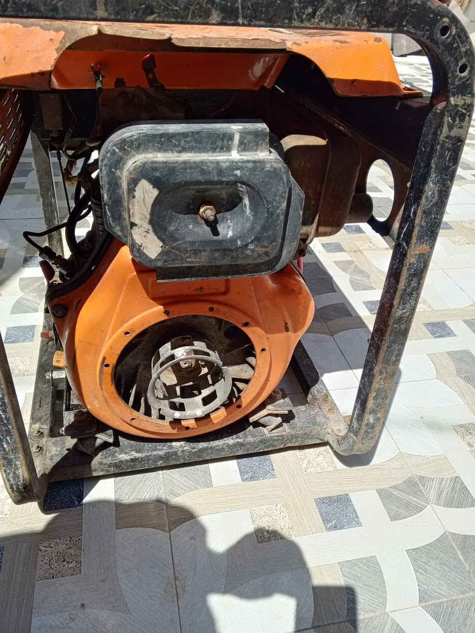 مولد كاز البيع كهرباء ونضيف شرط الشغل تجي وتفحص كهرباء ***********
