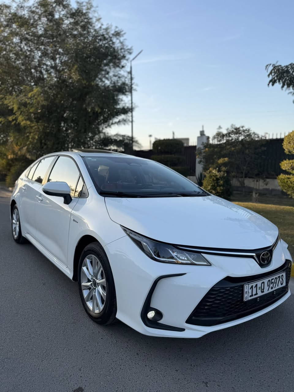 السلام عليكم 
كورلا الشكل الخليجي 

موديل 2024 فول مواصفات كشن جلد احمر + كهرباء 

ماشيه 21 الف 

رقم بغداد باسمي 
مكفوله من كلشي فقط رصعه صغيره  

مكاني بغداد/ الكرخ وهذا رقمي ***********
*********** واتس اب
