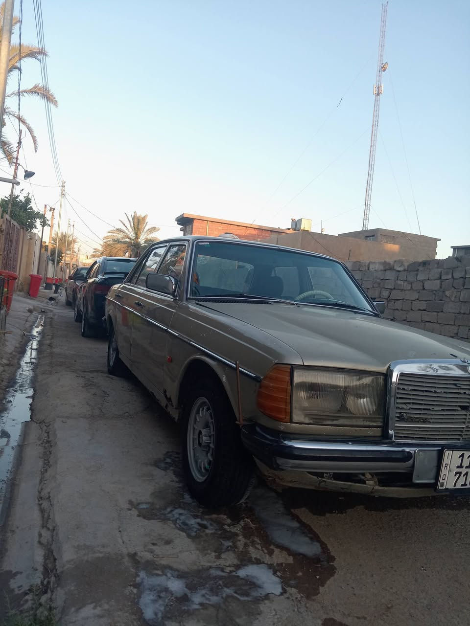 السلام عليكم ابو جحيل موديل 81 سياره مصبوغه عل حديد سياره يرادله خيسات بسيطه بيه كير ومكينه بطه مبدلات جدد تبريد شغال منضومه جديده سياره خير من الله ترايك للبصره سعره ٣٥ ورقه وبيه مجال مكان ديالئ خان بني سعد ***********
