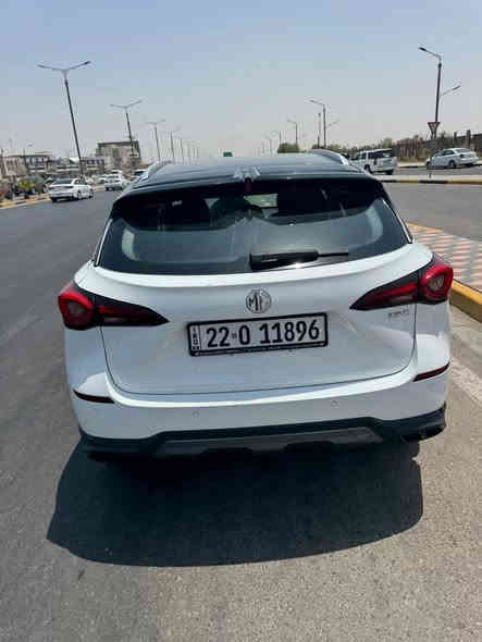 السلام عليكم MG1.   مواصفات
-بنورما
-مقاعد جلد
-5 كامرات
-حساسات
-قيادة ذاتية
-نقط عمياء
-طي المرايات اوتو
-دخول ذكي
-انارات محيطية.  الاستفسارات ***********
