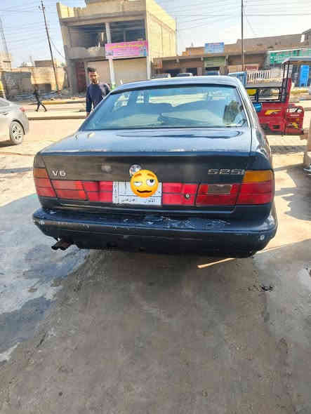 سلام عليكم BMW525
للبيع السياره خير من الله 
مكينه وكير حاويه +صدر 80بل ميه
قرفتها يرادلها ترتيب  ودعاميه الاماميه السياره جاهزه
للبيع +مراوس السعر 45وبها مجال 
*********** بي وتساب مكان ابو غريب
