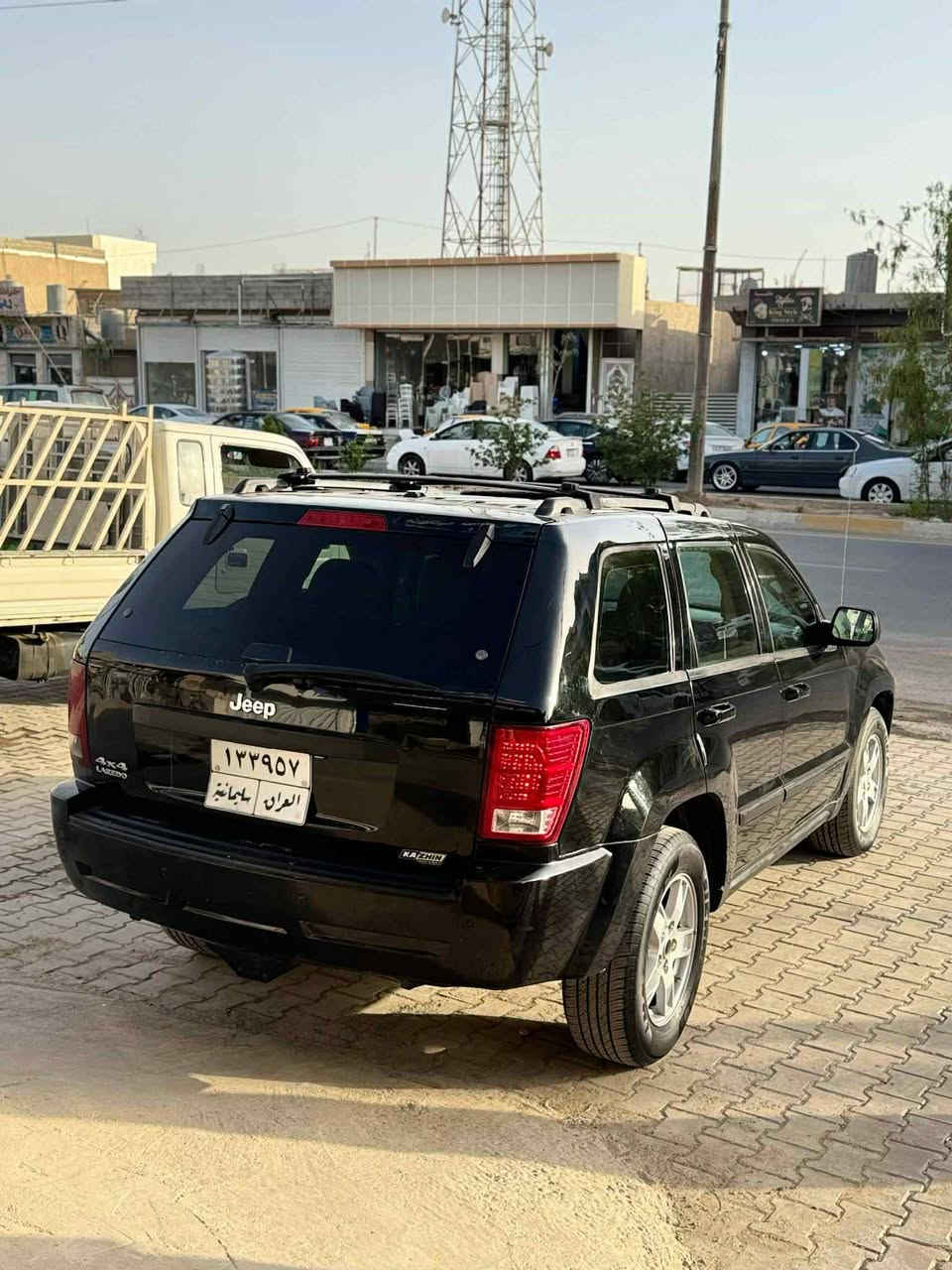 جيب لاريدو  ٢٠٠٧
فول مواصفات ماعدا البصمة 
محرك ٣.٧ بلادي 
دواخل رصاصي 
شاشة ايباد 
٢٩٤ الف ماشي 
كشن جلد هيتر كهرباء 
سلاد 
دبل اكسل اوتو 
سنوية منتهي من ٧/٢٠٢٥
جاملغ و شبر بالباب صبغ وابنيد مبدل بلادي بدون دواخل 
كير  محرك  تحويل  بشرط
مكان كركوك 
سعر ١٠٥ 
0775 511 8448
0751 230 7639
