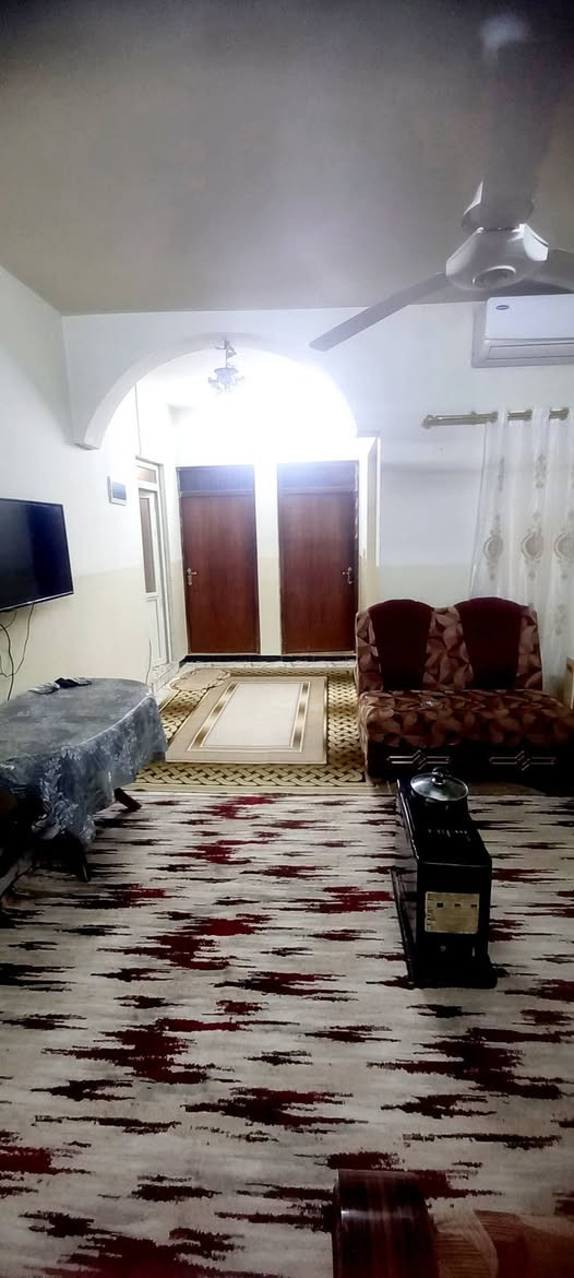 مكتب ابو شمال للعقار ✅️ دار للبيع في حي السكر نهاية شارع جامع الرحمه 

🔴 مساحة 157 متر طابقين واجه 7.5 

🔴 شارع صبة اتجاه شروق تام ☀️

🔴 ط 1 . غرفتين نوم . هول . مطبخ . مغاسل . استقبال 
🔴 ط2. ثلاثة غرف نوم . هول . مغاسل . سطح ناصي وعالي كاشي 

مكاتبة مع الشرعي السعر 175 مليون قابل للتفاوض 

*********** نستقبل جميع العروض بيع ايجار 
*********** موقع المكتب حي السكر 
***********  قرب جامع الصفا والمروة
