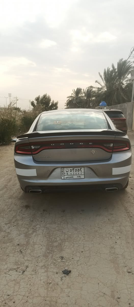 السلام عليكم ورحمه الله
جارجر 2017 خليجي 
قطعه صبغ وحده موضحه بالسونار 
حره مداور ثاني يوم 
مواصفات الجارجر معروفه السياره فول ما عدا الفتحه والكامره الخلفيه 
السياره جاهزه للاخير مابيها نقص 
السعر 185 وبيها مجال مكانها الرميثه 
***********
