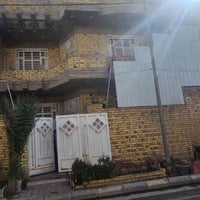 بيت للبيع 200متر في حي الزهراء خلف الكراج شارع  طابقين بناء 2018 للاست...