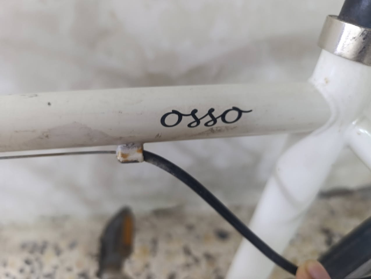 للبيع دراجة OSSO تركية أصلية 🚲🔥
دراجة طريق (Road Bike) خفيفة وسريعة، مناسبة للتمشية والرياضة والاستخدام اليومي.
✅ هيكل OSSO تركي
✅ إطارات طريق نحيفة للسرعة
✅ فرامل أمامي وخلفي
✅ حالة الدراجة جيدة وتشتغل بدون مشاكل
✅ جاهزة للاستخدام

علق وادخلك خاص سعر فقط ١٠٠ بدون عمله


**إذا كنت صاحب هذا الإعلان وتريد حذفه لأي سبب، رجاءا أرسل رسالة إلى الدعم الفني**