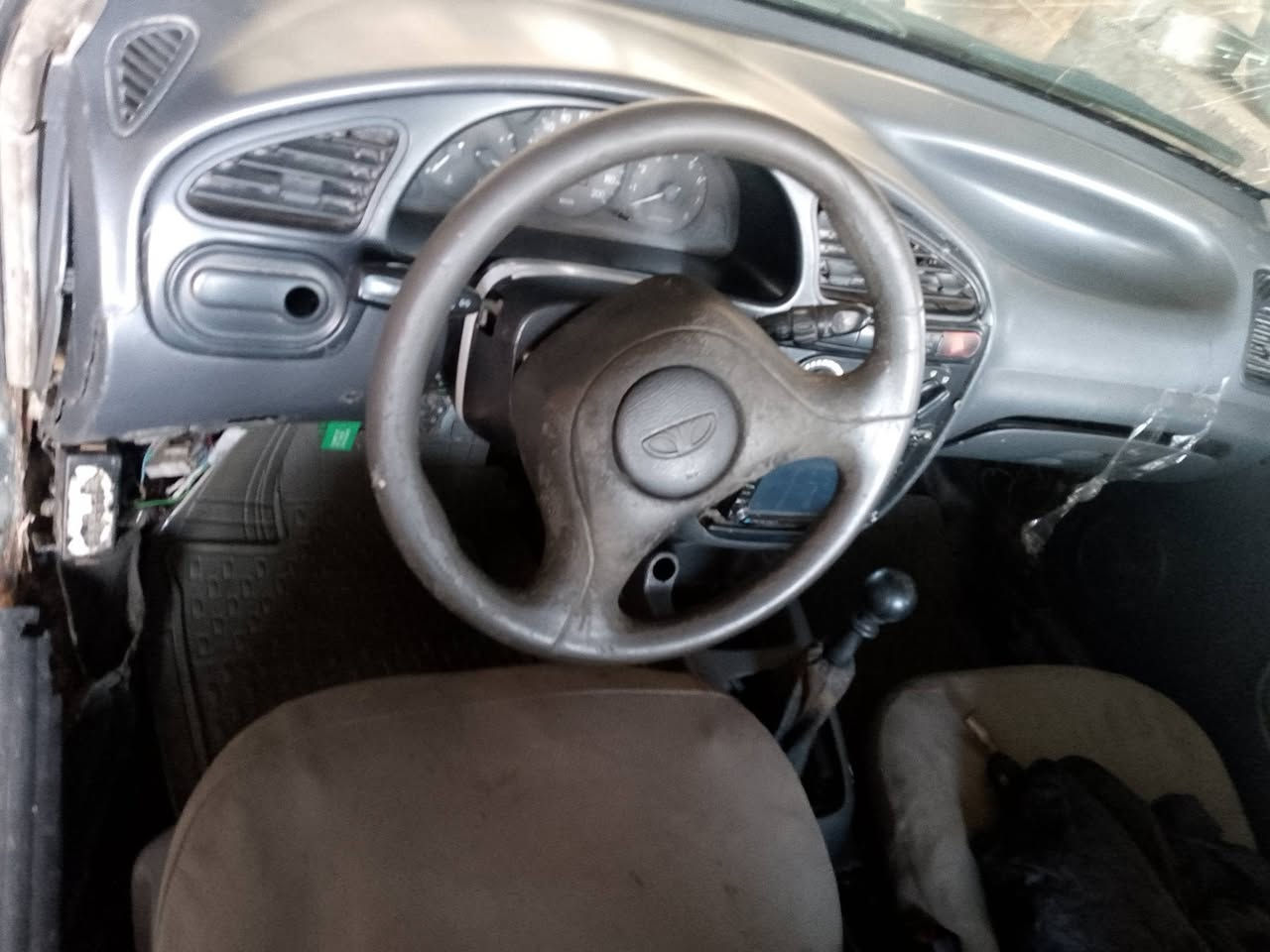 السلام وعليكم 
دايو لانوس للبيع موديل 1996 رقم ديالى سنويه صاقطه محرك وكير زينات تحويل ثاني يوم السعر 19وبيه مجال 
المكان عامرية الفلوجه رقم تلفون 
***********
