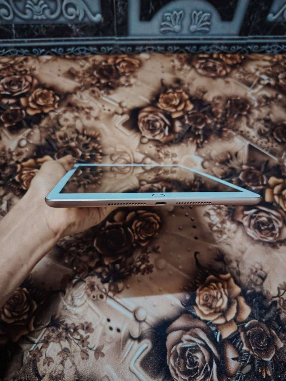 السلام وعليكم اخوان ايباد 8 ذاكره 128 بطاريه 82 نموذج M ماواصل مصلح ويا شاحنه اصليه بي فقط عواج بل شاصي قلييل مبين بل صوره للبيع فقط السعر 165 مكاني موصل ايسر حي الانتصار الاتصال ***********
