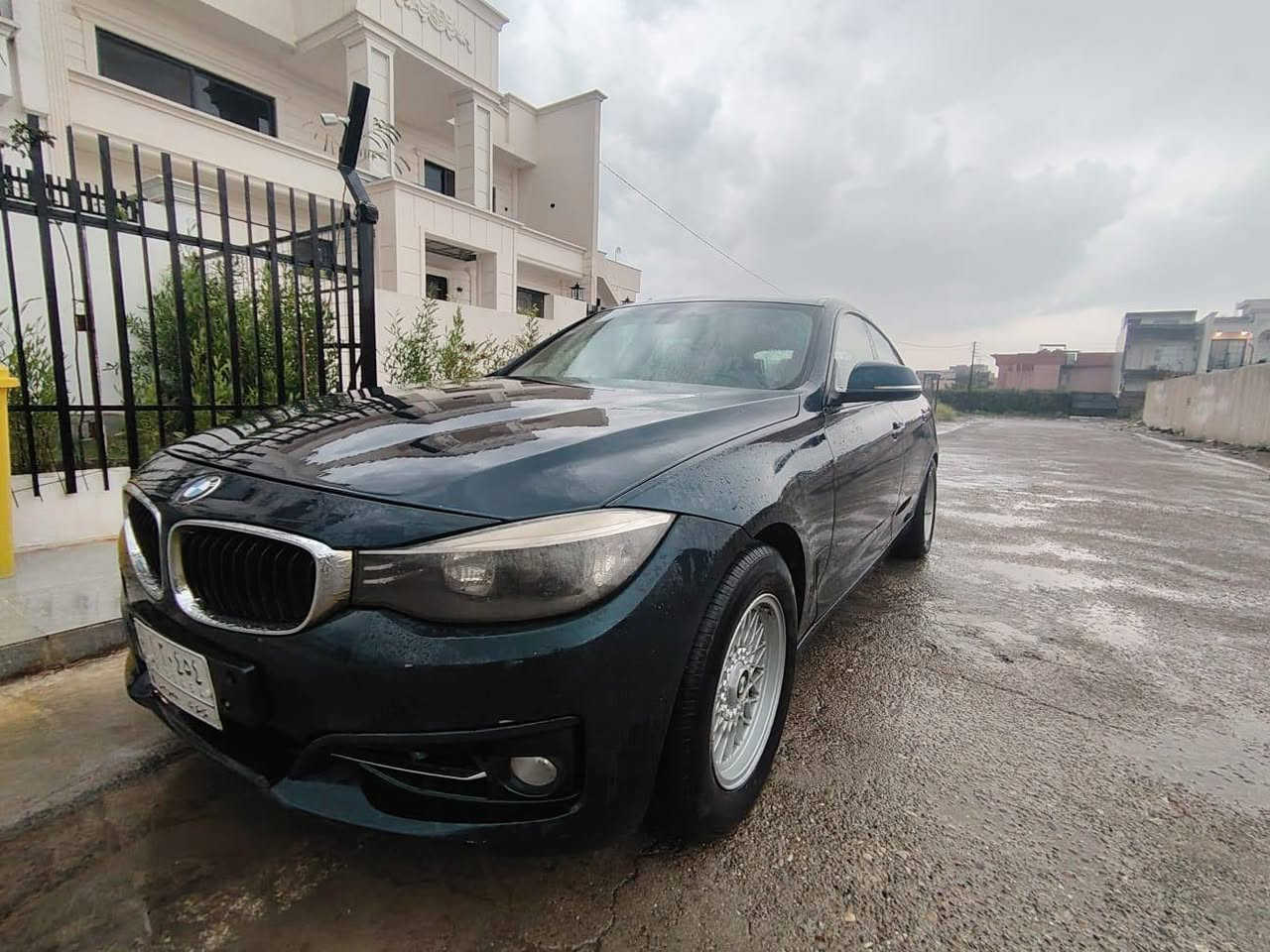 للبيع والمراوس . BMW
موديل 15.  كير عادي 
  سيارة كاز 
   وكالة عامة بسمي 
  كيرومحرك وتبريد عل وضع الشركة
   السعر.   75. 
***********
