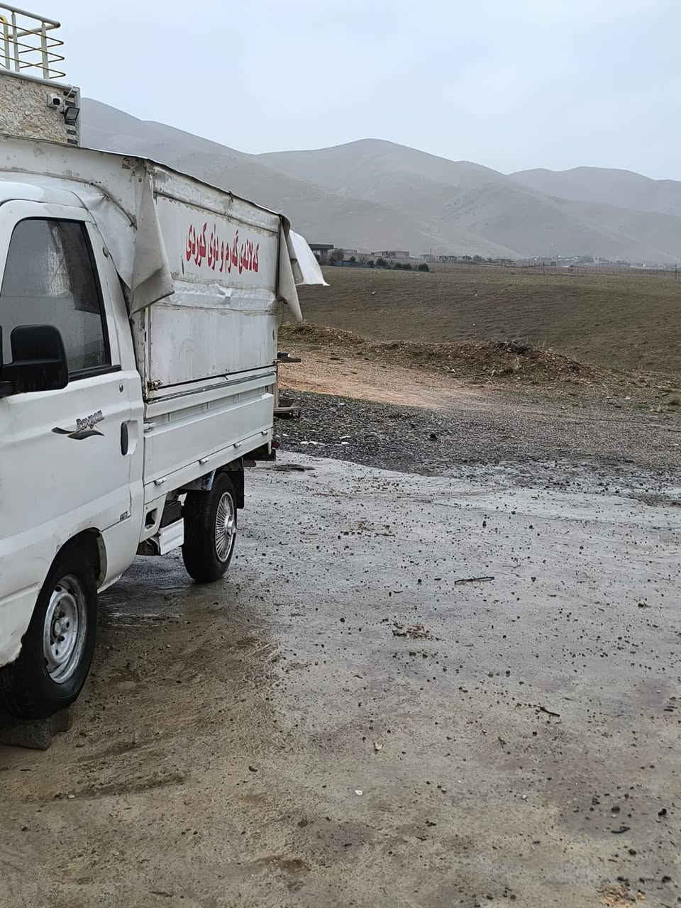 هایڤی مۆدێل 2006
بەشەرتی گێڕو مەکینەو عەکسل  
بەشەرتی فیتەر پاتری لۆک تەیای لۆک  
ناوبۆدی تێگیراوە کامل چاتر
بۆهەموو ئیشک دەبێت و هەر 
چوارلەی دەکرێتەوە
ماڵی دۆستەکامل کارەبەی مەزبووتە  مەنەفێسی لەگەڵە ڕزیوی نیەو بەشەرتی شەنسی 
نرخی 18گەڵاومەجالێکی کەم 
لەسلێمانیم توەسپی 
*********** السليمانية, العراق
