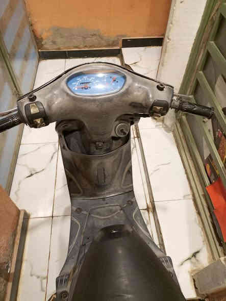 سلام عليكم دراجه ماكس منغولي دراجه جاهزه دراجه نقصه بس باتري محرك ما مفتوح ابد سعر 500 كلشي شخال بس عداد سرعه رادله قمجي مكان دوره رقم بي وتساب ***********
