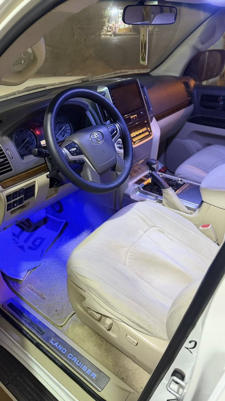 لاندكروز 2018 بريم مكفولة عامة ماشية 90 الف كيلو رقم بغداد دولي باسمي مكاني كربلاء لاستفسار ***********
