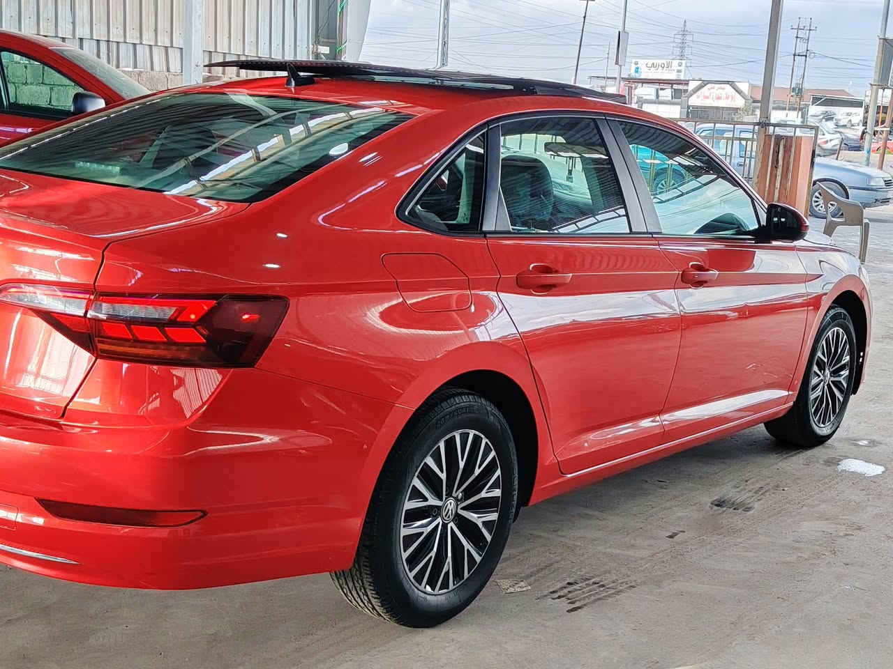 سلام عليكم سيارة فوكس واجن جيتا  موديل 2019  
لون مميز برتقالي مكينه 1.4 توربو 
مواصفات بانوراما بصمة هدبريك بصمة  رادار امامي وجانبي كشنات ايتر كشنات جلد شاشه كبير كامره حساسات تحكم ستيرن لايتات وبكلايت LED ويل كروم كير عادي 6 نمر 
ضرر بوند بدون دواخل إيربك ستيرن رقم سنوية هزا جديد ماشيه 115-مكينه كير شرط 
مراوسه حسب القناعة
عنوان طريق أربيل موصل ناحية برطلة
للاستفسار ***********/***********
السعر 125 $$ وبي مجال
