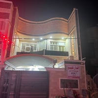 لبيت لبيع بناء حديث تلث طوابق الطابق الأول يحتوي على استقبال و مطبخ و ...