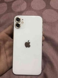 ايفون ١١مامفتوح ذاكرة 128بطارية 75سعرة 200الف بكاني بغداد الشعلة رقم 0...