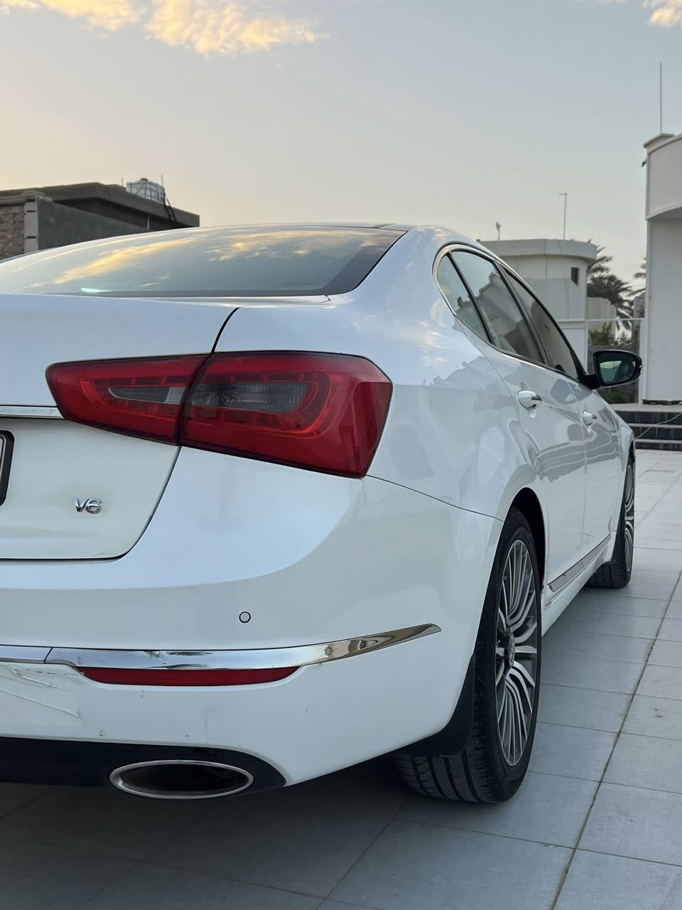 السلام عليكم
كادنزا 

الموديل: 2014

الصبغ: لايوجد مكفوله

المواصفات: 1/1 فول ملكي 

1- لايت زنون 

2-مقاعد تحكمات هيتر تدفئه وتبريد 

3-خمس بصمات 

4- برده خلفيه متحركه

5-شاشه حجم كبير 

6- منافذ شحن عدد 2 

8- تحكمات ستيرن 

9- مرايات قلاب وترحيب 

11- محرك 3500 دوش خليجي

رقم اربيل الدولي الجديد السياره بأسمي ثاني يوم تحويل وسنويه جديده 

السعر/ 165

للاستفسار/ ***********
