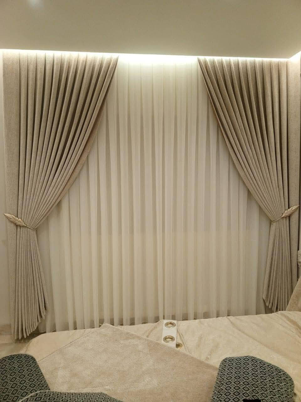 ستائر الفيروز تقدم لكم أروع الستائر حسب الطلب ولقياس الموقع شارع المستوصف يم مجمع عبدو ناحيه الامام 
***********
