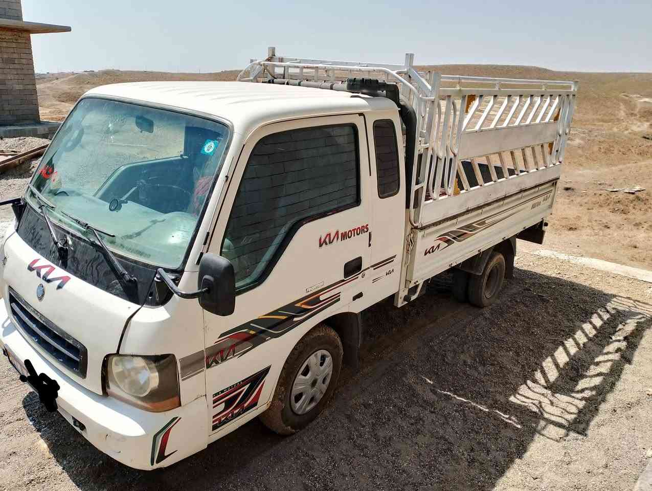 السلام عليكم
كيا بزون موديل 2002 رقم نينوى بسمي رقم جديد مسطره سنويه لل2031 السياره نضيف حيل مصبوغه جماليه فقط بدون ضرر   صدر جديد محرك كير اكسن شرط  قماره ثابت للبيع سعر 80 بيها مجال 

عنوان موصل الايمن 
شرط الوكاله والتحويل 

تلفون
***********
***********
