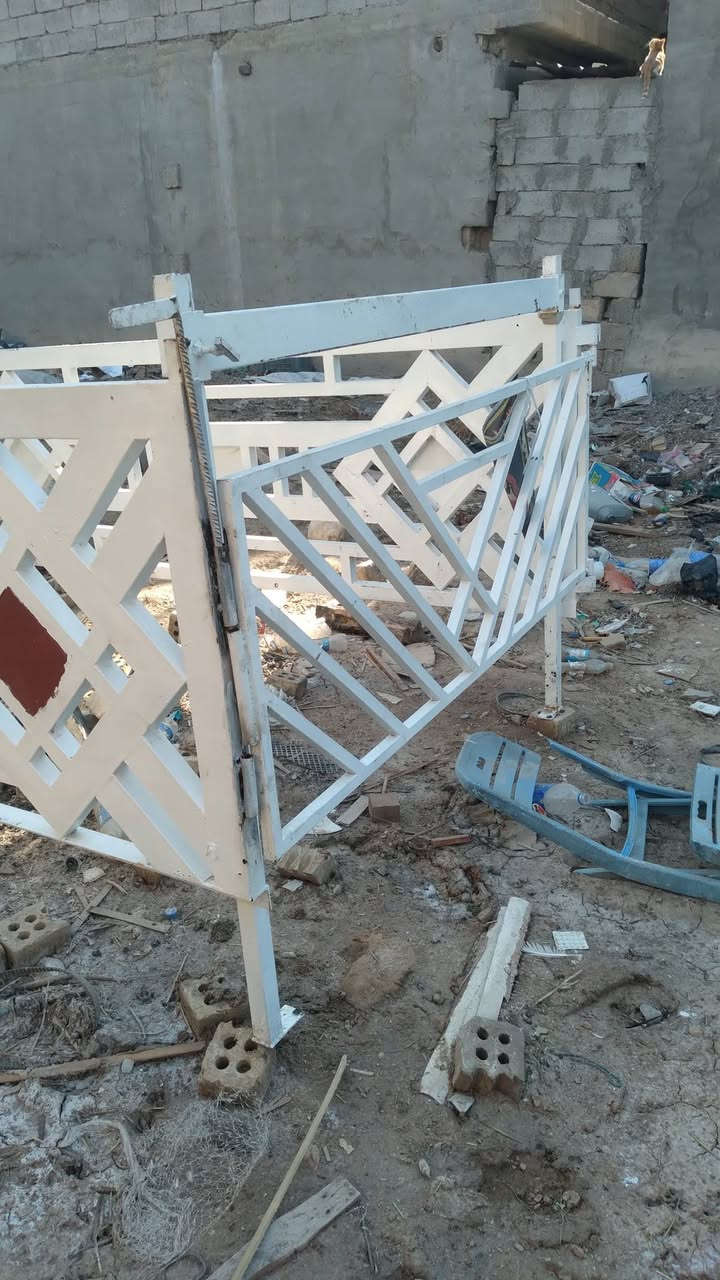 سلام عليكم محجر البيع مل نثيه سعر ٣٥٠ بهي مجال العنوان قرب مجمع بسمايه ***********
