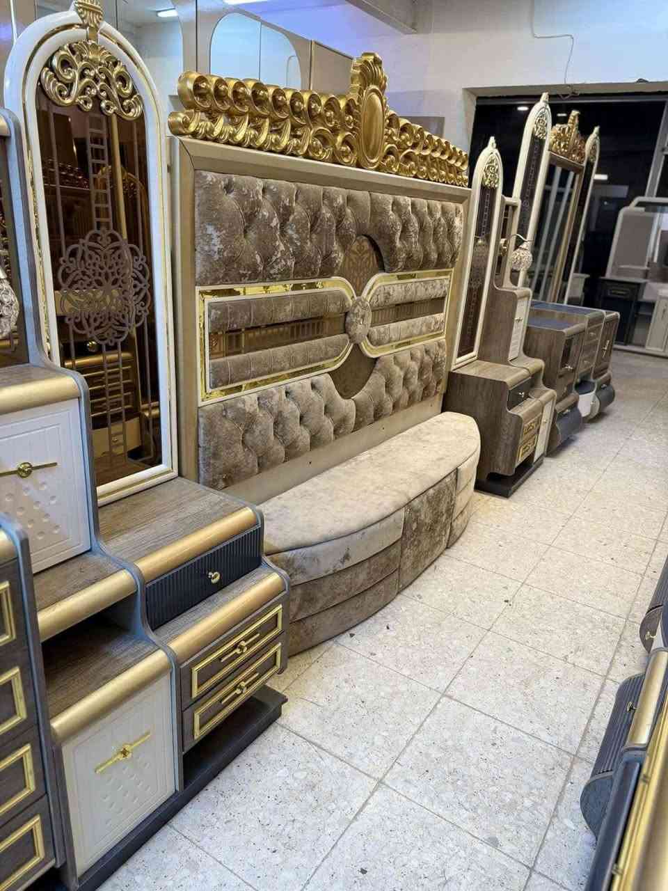 غرفه تركيه ملكيه مستمعله ونضيفه 
أبواب وجرارت شفط هيدروليك 
العنوان الشطره 
السهر ٢ مليون وبيها مجال قليل 
***********
