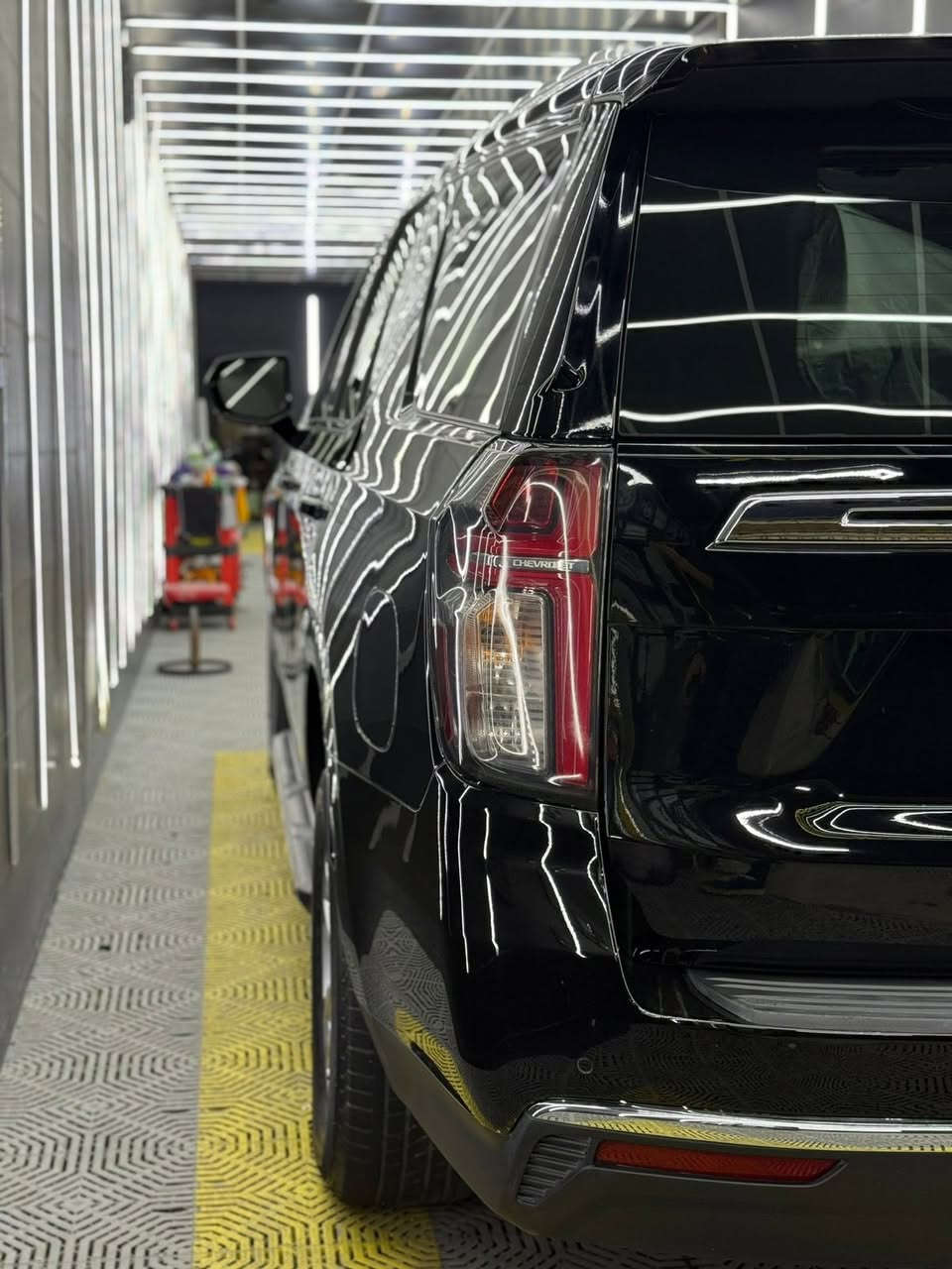 السلام وعليكم للبيع تاهو Ls2024 خليجي السياره جديده بمعنى الكلمه مغلفه تغليف كامل يم شنايزر ضمان 10 سنوات ماشيه 19500 قابل للزياده درع حمايه للجامه الاماميه ضمان 3 سنوات
السياره برغي مناقصه كله بحالة الوكاله رافق الكم صورة الفحص بيه هذا الضرر البسيط السياره ب اسمي تحويل ثاني يوم وين ميعجبك تروح تفحص روح افحص ضايف اله علامة الشوفر الضوئيه والسياره احلى من الصور بهواي تايرات باتري مكينه كير كله شركه السعر 500 وبيه مجال بسيط حك الجيه مكان السياره بغداد حي القادسيه او اليرموك 
هـ***********
هـ***********
