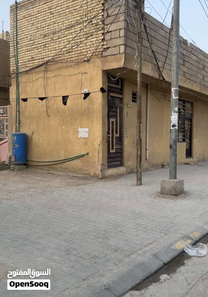 بيت او يصلح محلات وشقه فوق او حسينيه 

عقار للبيع  ركن موقع تجاري مساحه 54 متر واجهه 13 متر ونص ونزال 4متر مكان كربلاء حي الامين مقابل دور القضاة على شارع تبليط قرب مجسر الامام العباس مشي 10 دقايق انت بالامام 

السعر 195 مليون 

الاستفسار  ***********
