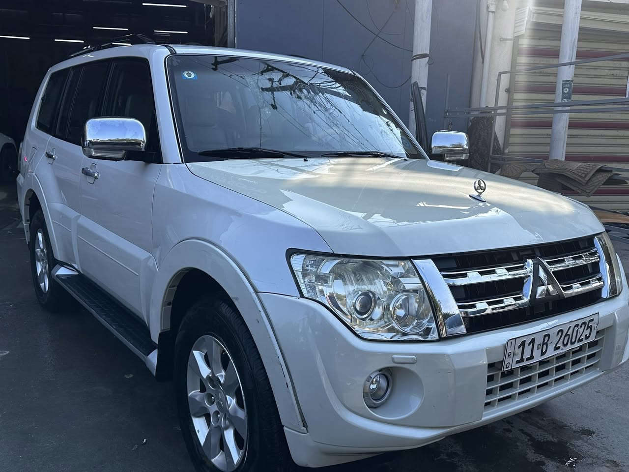 السلام عليكم 
باجيرو 2012 فول 
بيه بنيد تبديل ماشيه 151
محرك مفتوح 
سياره بدون نقص 
سعره 142 وبيه مجال 
***********
بغداد السيديه
