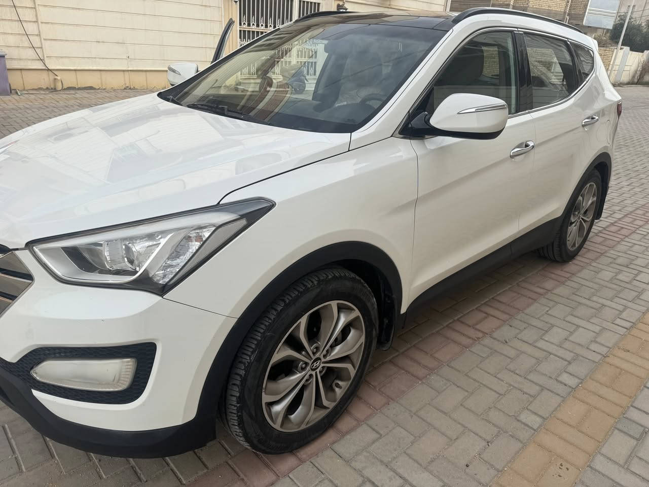 سنتافي 2013 خليجي  فول مواصفات مكفوله عدا شبر من الجاملغ الايمن
ماشيه 124 الف
6سلندر 3.300
رقم بغداد 
بصمه
بانوراما
تبريد 3 قطع 
حساسات وكامره
كشن كهربائي السائق والصدر
فور ويل
السعر 178
كربلاء  ***********
