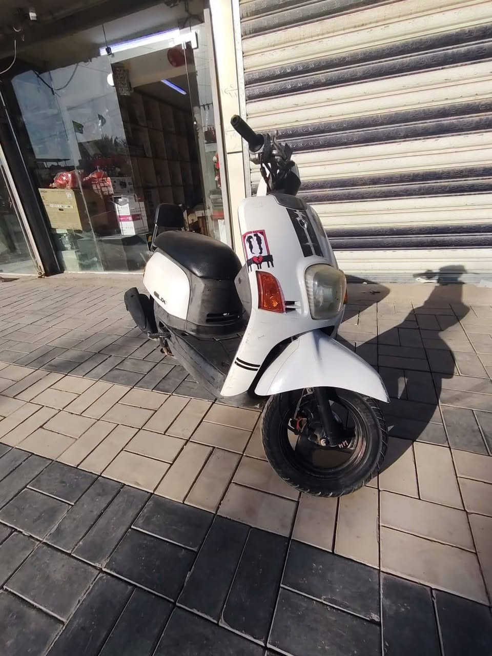 دراجه ماكس بوليس دراجه اوراق كامله دراجه كفرات كله ختم واحد نضافه ١٠٠٪ متعوب عليه تاخذه متصرف عليه ربع كامله كلهه شلعه ومعدل خير من الله كهربائيات كلهه شغاله رايديه ٧٥٠ وبيه مجال مكانه بغداد ناحيه الرشيد متواجد خاص واتصال ***********
