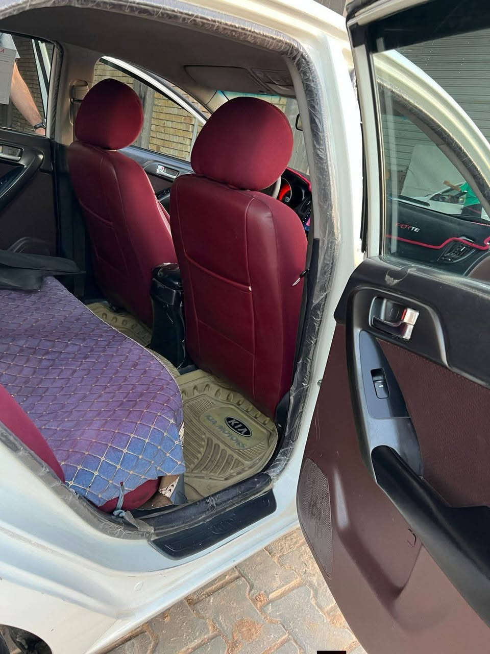 سيراتو موديل 2011 خليجي
 تحكم ستيرن أشاير بلمري  شاشه كامره حساست رقم كربلاء باسمي هزه جديده بيها رشات صبغ بدون دواخل ولا معجون والباقي  جاهزه  سياره منضومه بانزين باتري جديد بعده بضمان كير 6
كير ومحرك مكفول   السعر95 المكان كربلاء ا غير متواجد على الفيس للاستفسار ***********

سونار موجود
