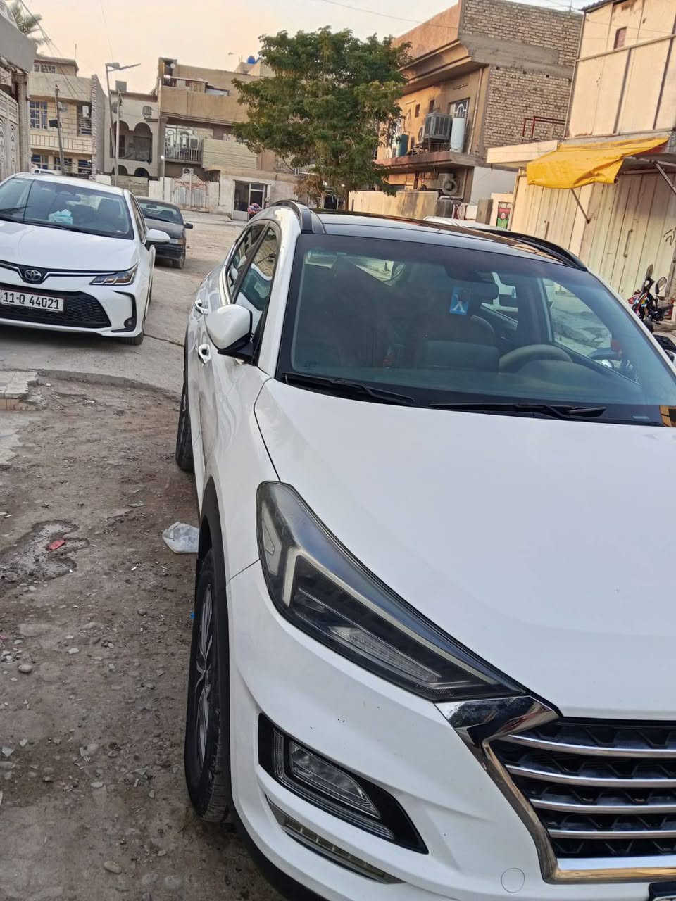 سلام عليكم
توسان 2020 خليجي فووول مواصفات1/1 للاخير
ماشية 147
رقم بغداد
سيارة بيها قبق جنطة مبدل بلادي اصلي وبارد  شبر عكس سائق
باقي كلة مكفول 
سعر السيارة 187 وبيها مجال كلش بسيط 
رقمي ***********
