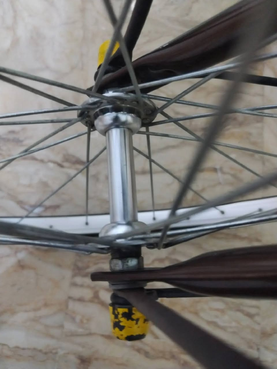 سلام عليكم بيسكل للبيع مديل 2019 كفله بس ضربه في الصينيه وفي المدگر السعر 155 وبيه مجال


**إذا كنت صاحب هذا الإعلان وتريد حذفه لأي سبب، رجاءا أرسل رسالة إلى الدعم الفني**