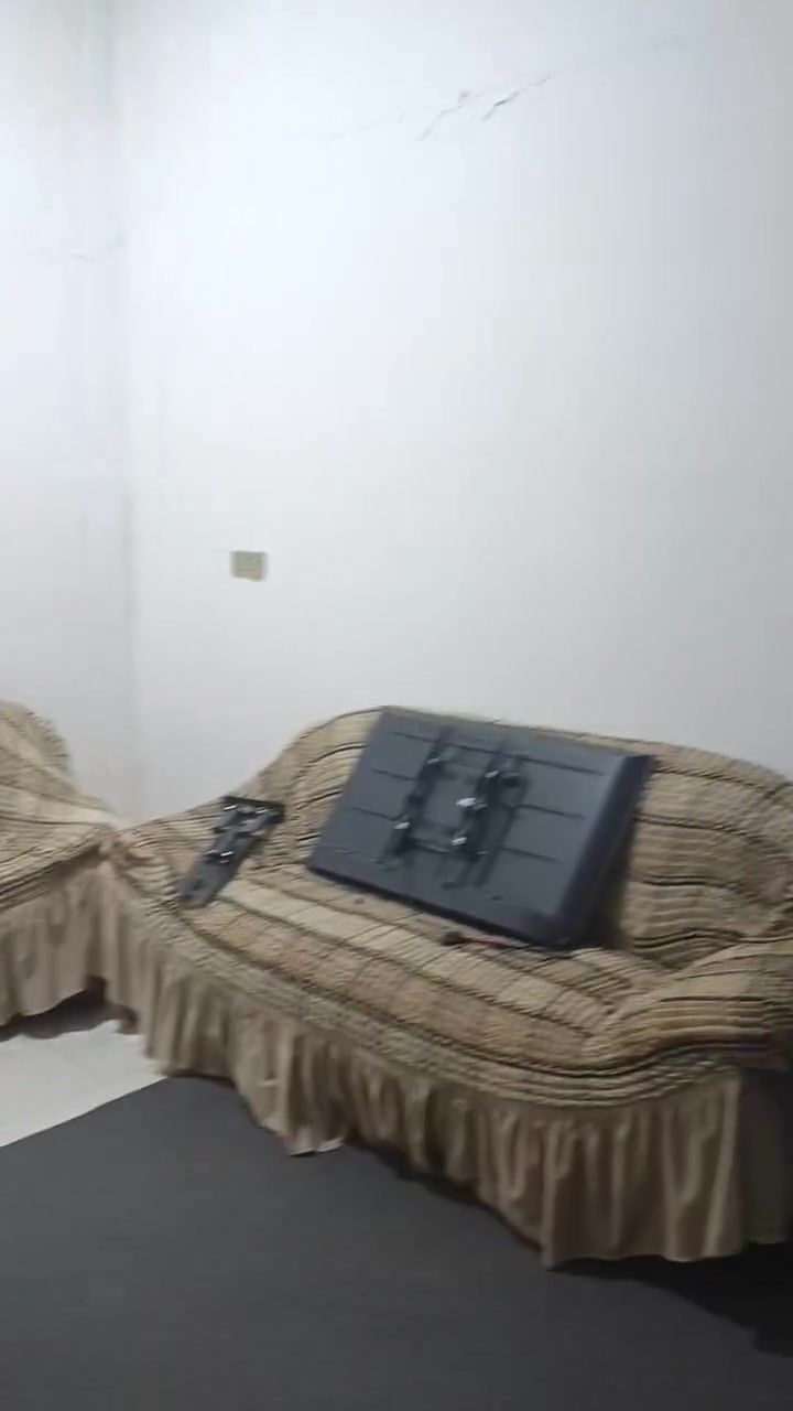 دور عدد ٢ مساحه ٣٠٠ متر  مع حديقه بمساحة ٢٥٠ او اكثر في الريان طابو زراعي صرف ٢٥
السعر ١٨٠ بدون اثاث مع الاثاث ب ٢٠٠ 
لتفاصيل اكثر الاتصال على
***********
***********
