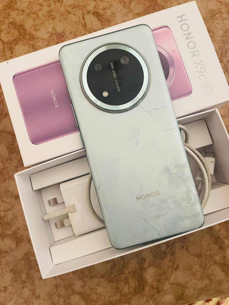هونر x9c ذاكره 256 داخليه 12 كامل ملحقات كارتونه الاصليه وشاحنه اصليه مال جهاز استخدام قليل والجهاز زلغ مابي بيع او مراوس مع 12 برو ماكس وفوك ***********
