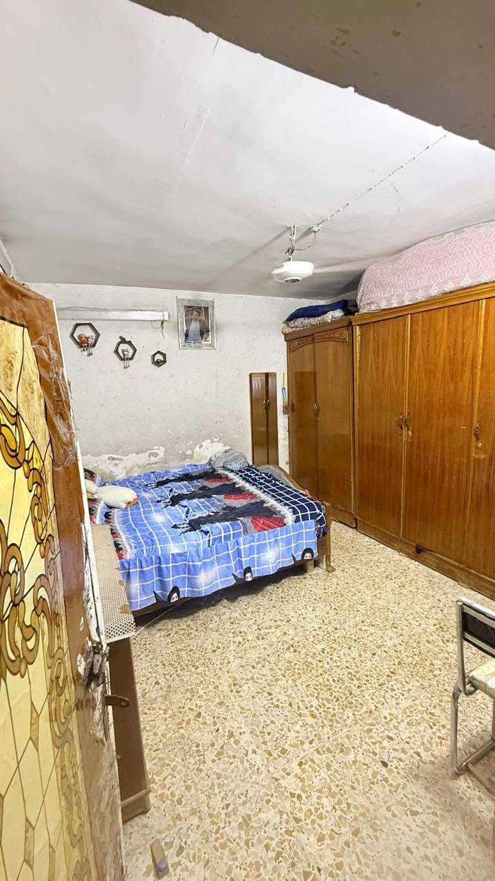 نصف قطعة  طابقين للبيع في قطاع ٢٤ قريبه عالفلاح  بسعر مناسب  لان مست***********عجل عالبيع
