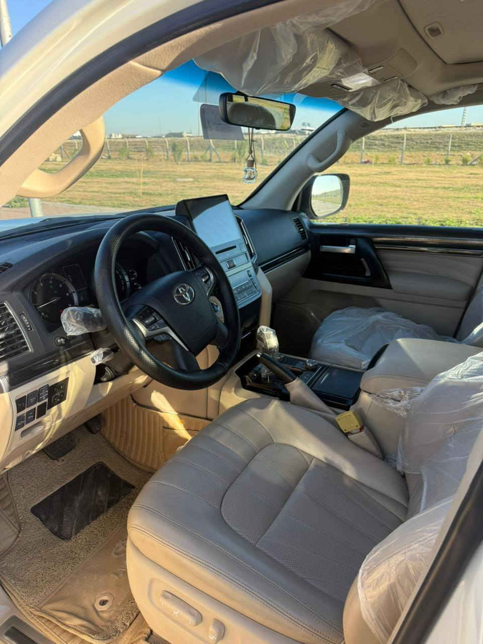 لاندكروز للبيع 2020رقم اربيل 6vماشيه 38حقيقي مكفوله كفاله عامه ***********...***********
