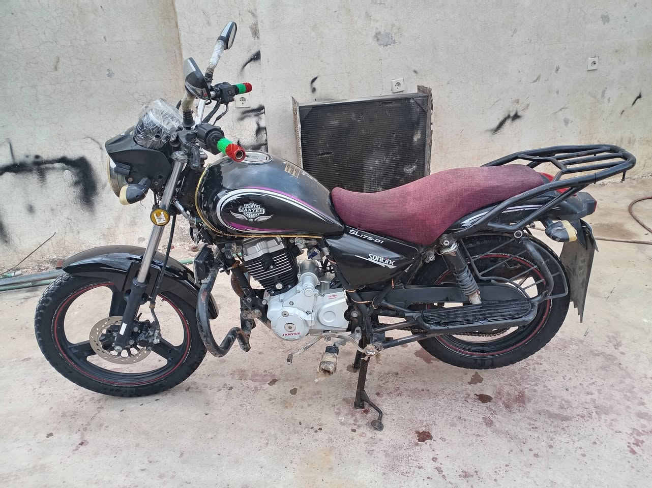 السلام عليكم موطور هايوشه موديل 19نضيف حيل مال جناي كلو شرط حته على ريمون يشتغل لسعر 600بي مجال 
***********
