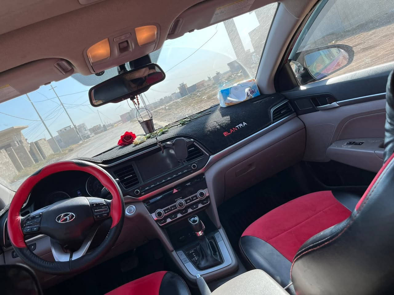 النترا2019
فول مواصفات محرك 2.0
كير AT
ماشية 78ml
ضرر جاملغ اليمين وشوية حافة البوند 
***********
