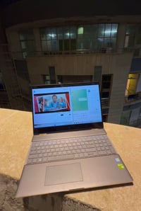 لابتوب HP Spectre x360 Convertible 15 بمعالج Intel Core i7-8550U بسرعة...